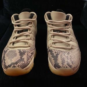 Used Men’s Jordan, off white/snakeskin, size 10.5
